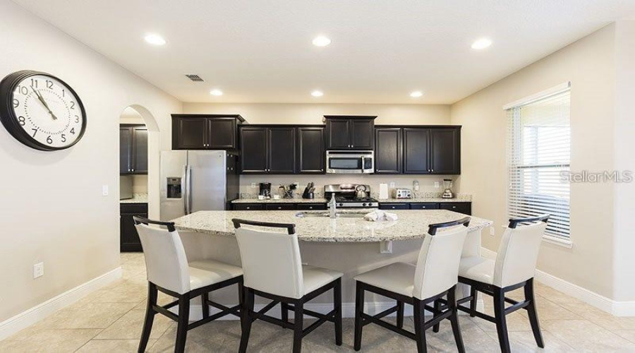 DAVENPORT, Florida 33837, 7 Bedrooms Bedrooms, ,5 BathroomsBathrooms,Residential,For Sale,OAKTREE,MFRO6316719