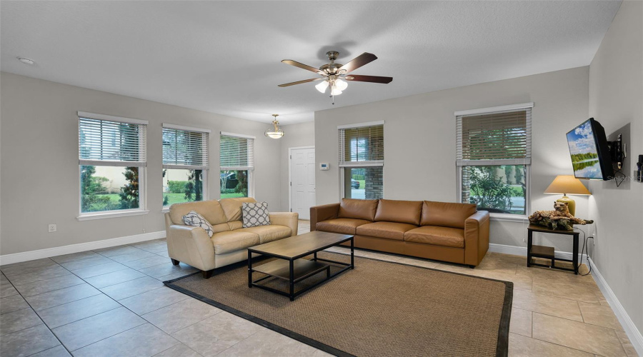 DAVENPORT, Florida 33837, 7 Bedrooms Bedrooms, ,5 BathroomsBathrooms,Residential,For Sale,OAKTREE,MFRO6316719