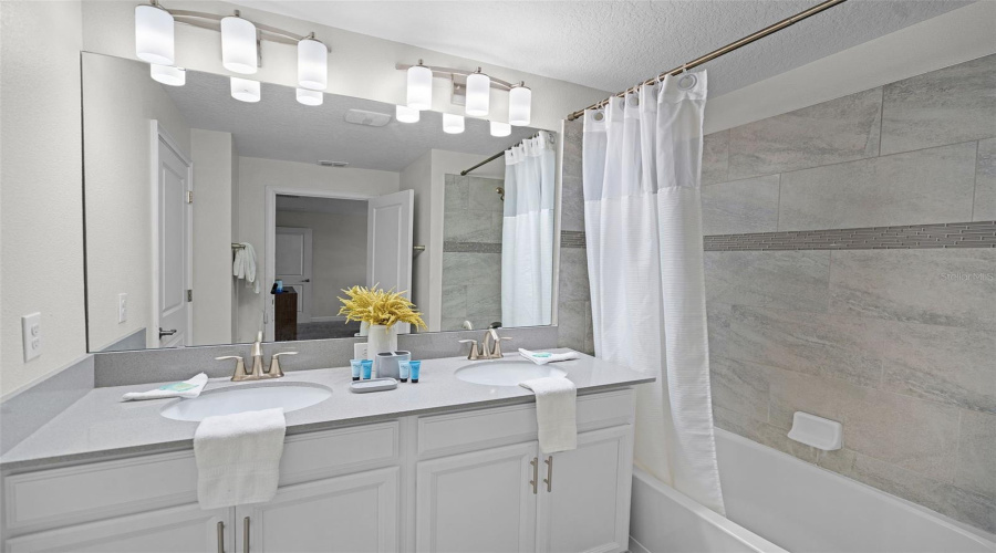 DAVENPORT, Florida 33896, 4 Bedrooms Bedrooms, ,3 BathroomsBathrooms,Residential,For Sale,PLUNKER,0,MFRS5128755