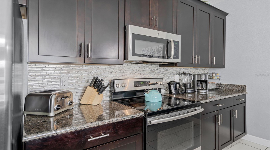 DAVENPORT, Florida 33896, 4 Bedrooms Bedrooms, ,3 BathroomsBathrooms,Residential,For Sale,SLICE,0,MFRS5128766