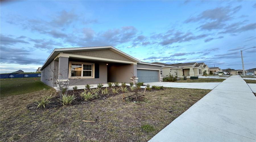 DAVENPORT, Florida 33837, 4 Bedrooms Bedrooms, ,3 BathroomsBathrooms,Residential,For Sale,POMELO,MFRO6316802