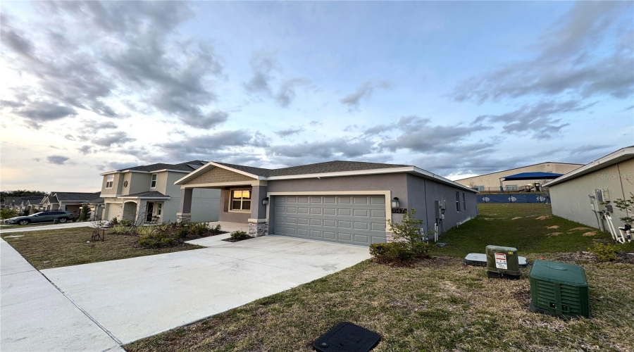 DAVENPORT, Florida 33837, 4 Bedrooms Bedrooms, ,3 BathroomsBathrooms,Residential,For Sale,POMELO,MFRO6316802
