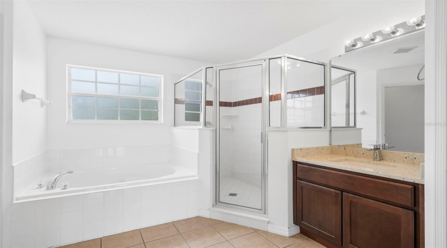 KISSIMMEE, Florida 34746, 5 Bedrooms Bedrooms, ,3 BathroomsBathrooms,Residential,For Sale,CUMBRIAN LAKES,MFRO6309753