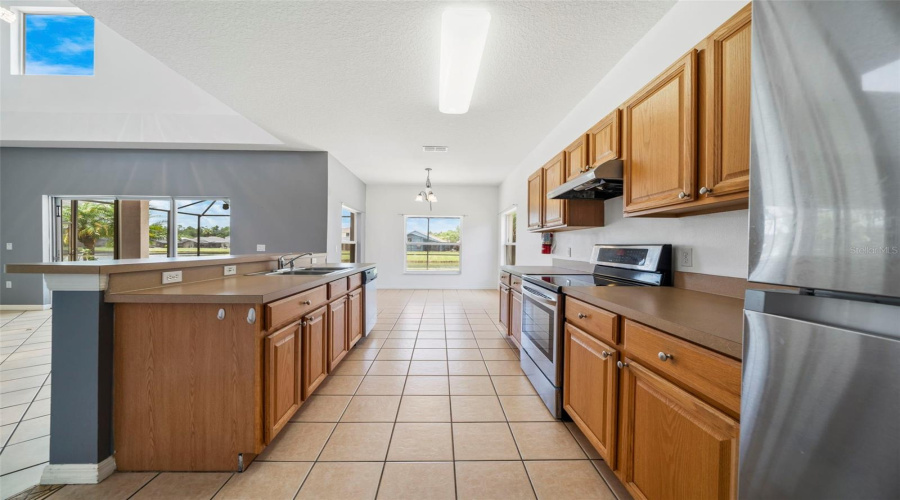 KISSIMMEE, Florida 34746, 5 Bedrooms Bedrooms, ,3 BathroomsBathrooms,Residential,For Sale,CUMBRIAN LAKES,MFRO6309753