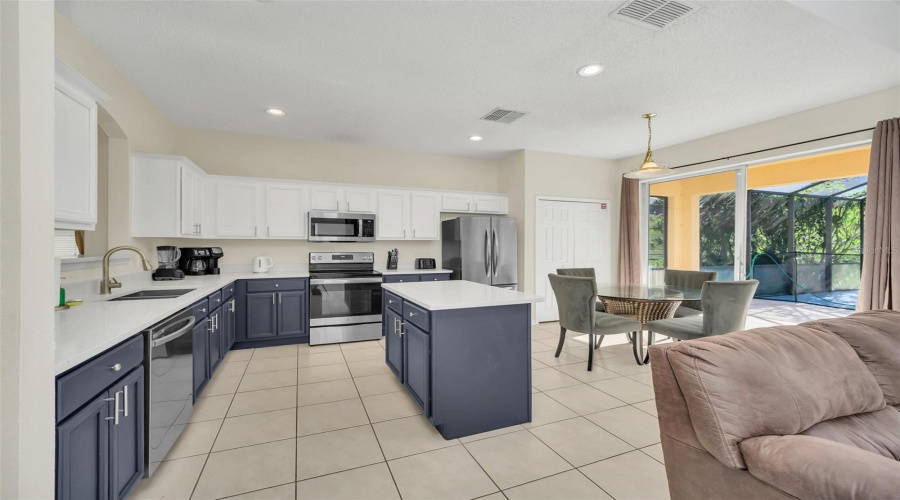 KISSIMMEE, Florida 34747, 6 Bedrooms Bedrooms, ,4 BathroomsBathrooms,Residential,For Sale,LA ISLA,MFRO6314964