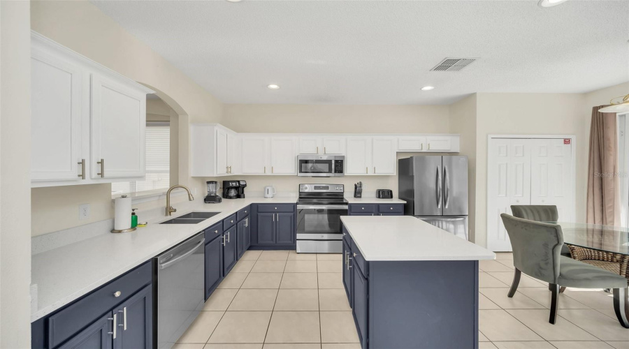 KISSIMMEE, Florida 34747, 6 Bedrooms Bedrooms, ,4 BathroomsBathrooms,Residential,For Sale,LA ISLA,MFRO6314964