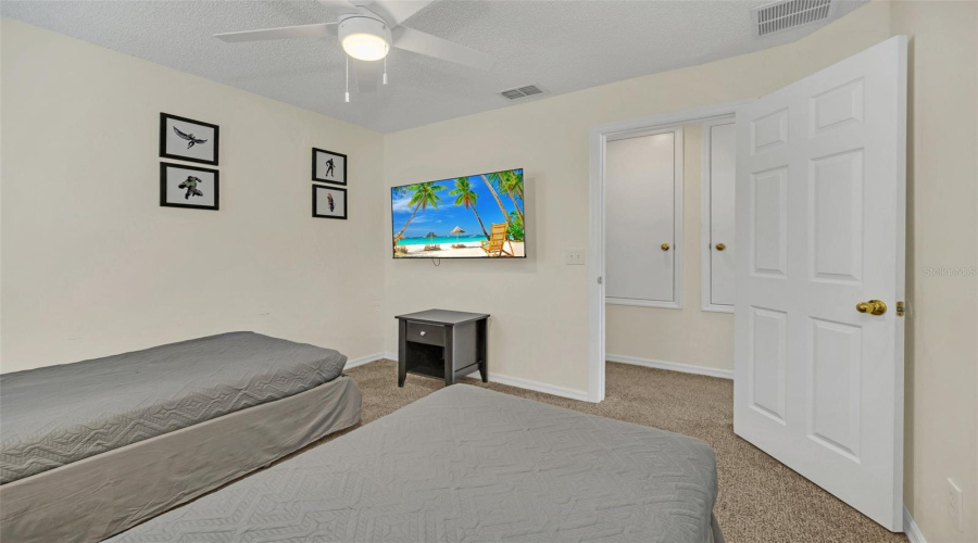 KISSIMMEE, Florida 34747, 6 Bedrooms Bedrooms, ,4 BathroomsBathrooms,Residential,For Sale,LA ISLA,MFRO6314964