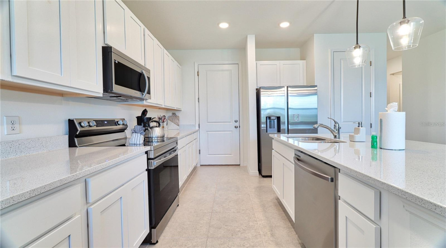 DAVENPORT, Florida 33896, 3 Bedrooms Bedrooms, ,2 BathroomsBathrooms,Residential,For Sale,LONGBOAT,MFRO6316880