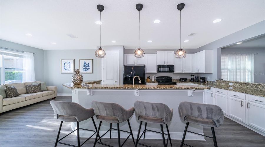 KISSIMMEE, Florida 34747, 6 Bedrooms Bedrooms, ,5 BathroomsBathrooms,Residential,For Sale,LASSO,MFRS5128697