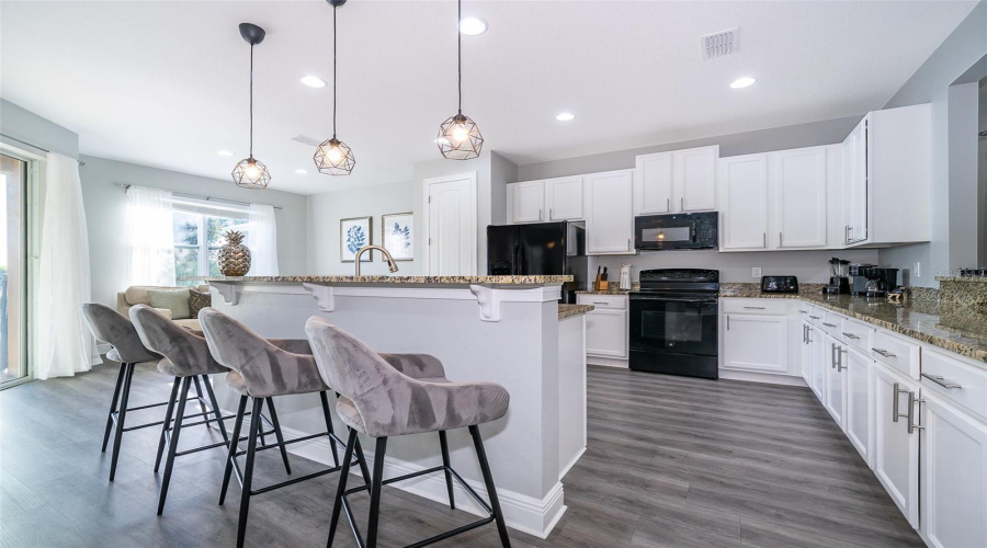 KISSIMMEE, Florida 34747, 6 Bedrooms Bedrooms, ,5 BathroomsBathrooms,Residential,For Sale,LASSO,MFRS5128697