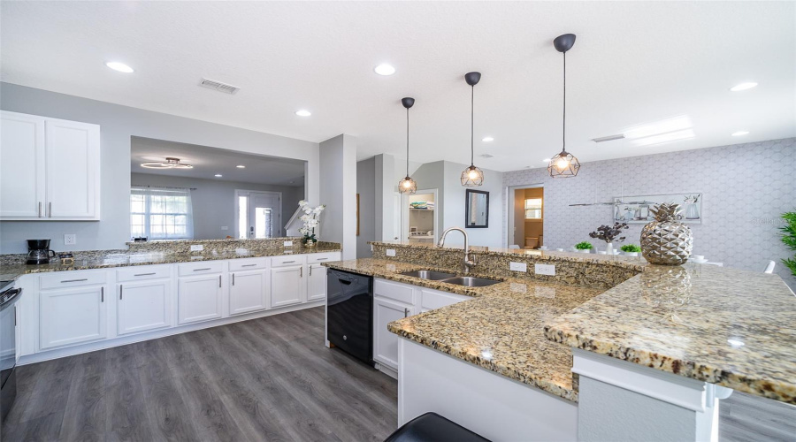 KISSIMMEE, Florida 34747, 6 Bedrooms Bedrooms, ,5 BathroomsBathrooms,Residential,For Sale,LASSO,MFRS5128697