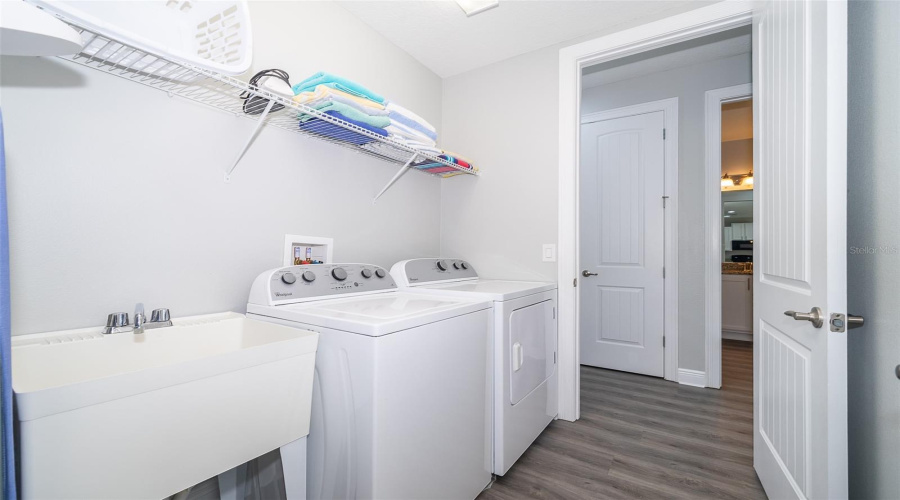 KISSIMMEE, Florida 34747, 6 Bedrooms Bedrooms, ,5 BathroomsBathrooms,Residential,For Sale,LASSO,MFRS5128697