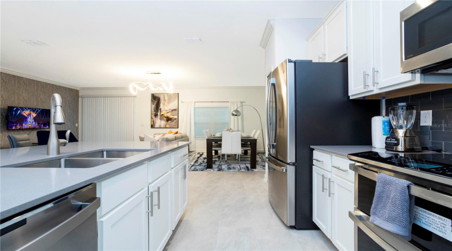 DAVENPORT, Florida 33896, 5 Bedrooms Bedrooms, ,4 BathroomsBathrooms,Residential,For Sale,SPLASH SHOT,MFRO6317014