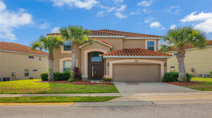 DAVENPORT, Florida 33837, 6 Bedrooms Bedrooms, ,5 BathroomsBathrooms,Residential,For Sale,CABELLO,MFRO6317144