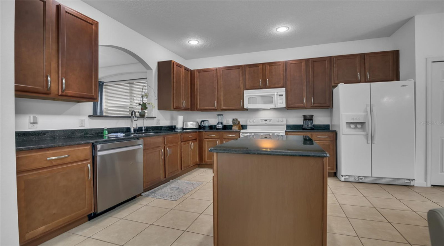 DAVENPORT, Florida 33837, 6 Bedrooms Bedrooms, ,5 BathroomsBathrooms,Residential,For Sale,CABELLO,MFRO6317144