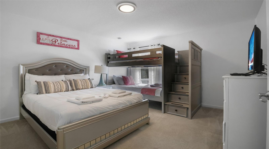 DAVENPORT, Florida 33837, 6 Bedrooms Bedrooms, ,5 BathroomsBathrooms,Residential,For Sale,CABELLO,MFRO6317144