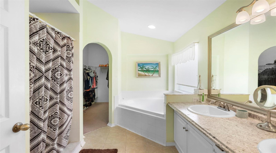 DAVENPORT, Florida 33897, 4 Bedrooms Bedrooms, ,3 BathroomsBathrooms,Residential,For Sale,CASTERTON,MFRV4943174