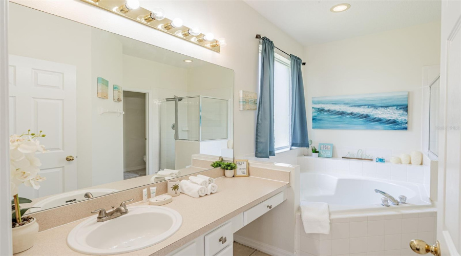 KISSIMMEE, Florida 34747, 7 Bedrooms Bedrooms, ,4 BathroomsBathrooms,Residential,For Sale,OASIS KEY,MFRS5128743