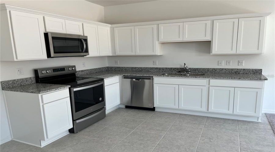 DAVENPORT, Florida 33837, 3 Bedrooms Bedrooms, ,2 BathroomsBathrooms,Residential,For Sale,MADISON,MFRO6317221