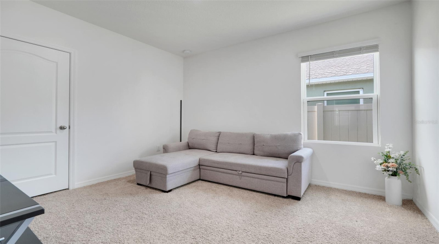 DAVENPORT, Florida 33837, 3 Bedrooms Bedrooms, ,2 BathroomsBathrooms,Residential,For Sale,BERRY,MFRTB8395769