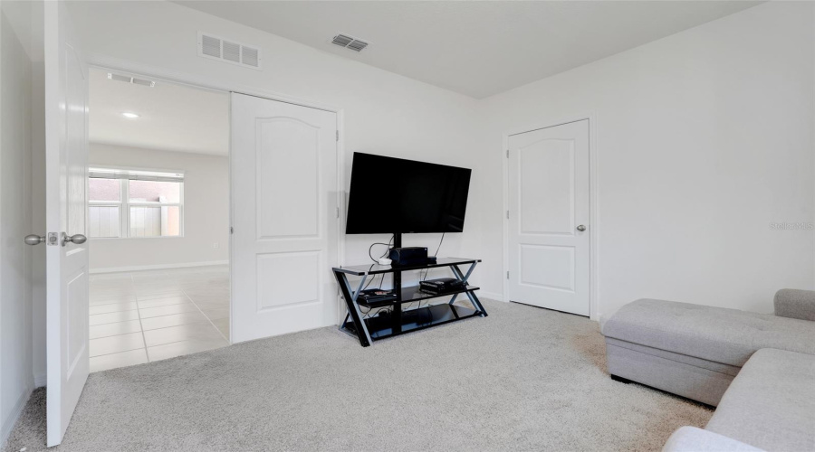 DAVENPORT, Florida 33837, 3 Bedrooms Bedrooms, ,2 BathroomsBathrooms,Residential,For Sale,BERRY,MFRTB8395769
