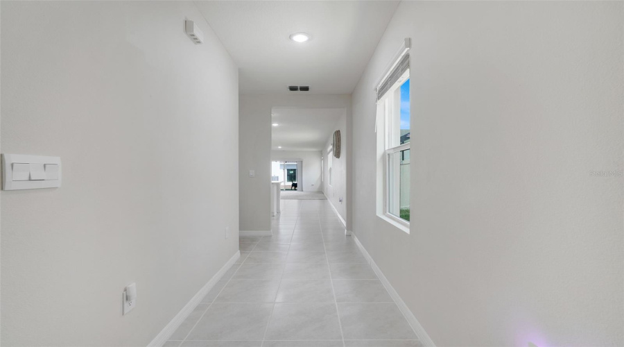 DAVENPORT, Florida 33837, 3 Bedrooms Bedrooms, ,2 BathroomsBathrooms,Residential,For Sale,BERRY,MFRTB8395769