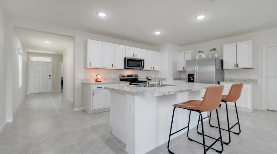 DAVENPORT, Florida 33837, 3 Bedrooms Bedrooms, ,2 BathroomsBathrooms,Residential,For Sale,BERRY,MFRTB8395769