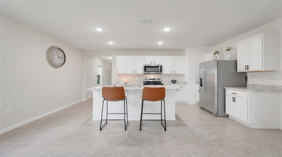 DAVENPORT, Florida 33837, 3 Bedrooms Bedrooms, ,2 BathroomsBathrooms,Residential,For Sale,BERRY,MFRTB8395769