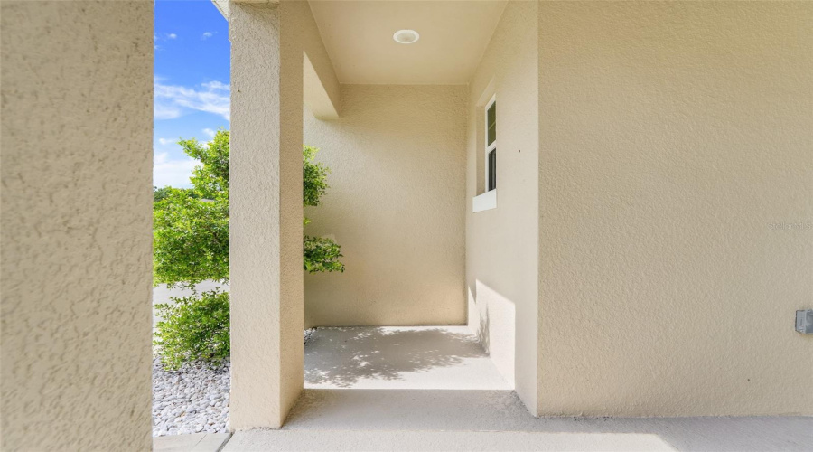 DAVENPORT, Florida 33837, 3 Bedrooms Bedrooms, ,2 BathroomsBathrooms,Residential,For Sale,BERRY,MFRTB8395769