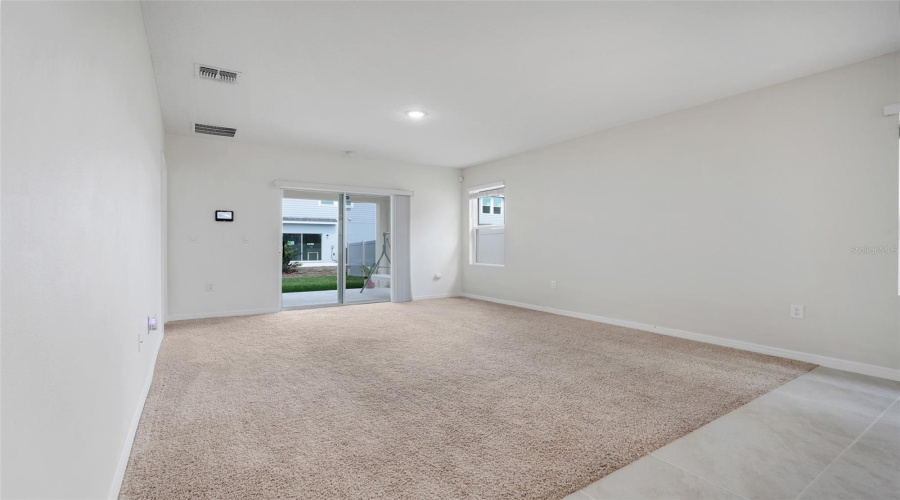DAVENPORT, Florida 33837, 3 Bedrooms Bedrooms, ,2 BathroomsBathrooms,Residential,For Sale,BERRY,MFRTB8395769