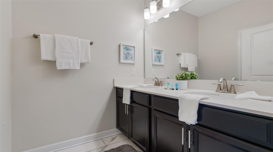 DAVENPORT, Florida 33896, 5 Bedrooms Bedrooms, ,4 BathroomsBathrooms,Residential,For Sale,STINGER,MFRS5128773