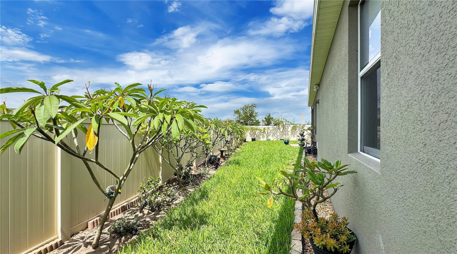 DAVENPORT, Florida 33837, 5 Bedrooms Bedrooms, ,4 BathroomsBathrooms,Residential,For Sale,WHIRLAWAY,MFRS5128736