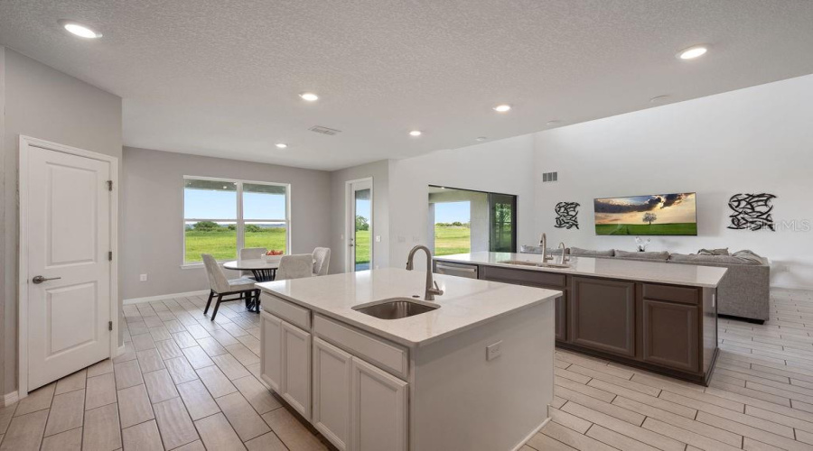 KISSIMMEE, Florida 34746, 6 Bedrooms Bedrooms, ,4 BathroomsBathrooms,Residential,For Sale,GATEWAY,MFRO6316832