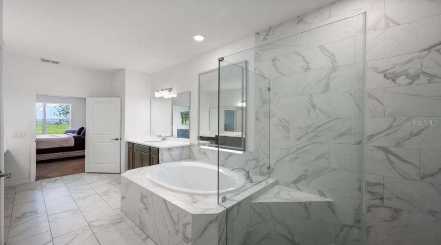 KISSIMMEE, Florida 34746, 6 Bedrooms Bedrooms, ,4 BathroomsBathrooms,Residential,For Sale,GATEWAY,MFRO6316832