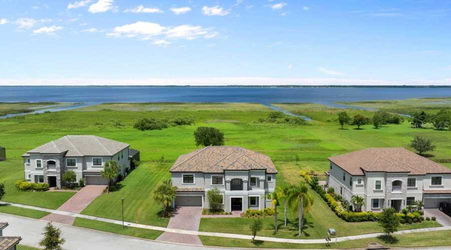 KISSIMMEE, Florida 34746, 6 Bedrooms Bedrooms, ,4 BathroomsBathrooms,Residential,For Sale,GATEWAY,MFRO6316832