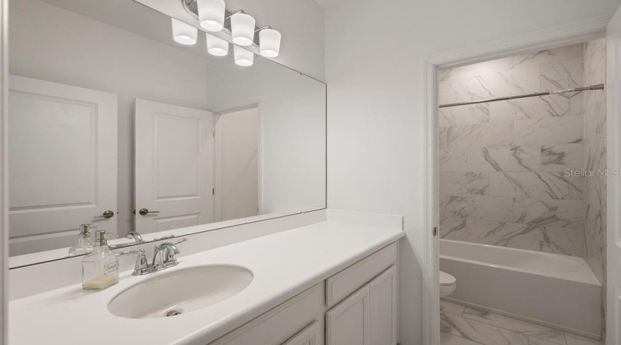 KISSIMMEE, Florida 34746, 6 Bedrooms Bedrooms, ,4 BathroomsBathrooms,Residential,For Sale,GATEWAY,MFRO6316832