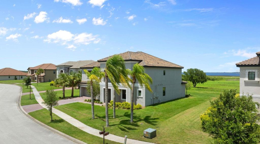KISSIMMEE, Florida 34746, 6 Bedrooms Bedrooms, ,4 BathroomsBathrooms,Residential,For Sale,GATEWAY,MFRO6316832