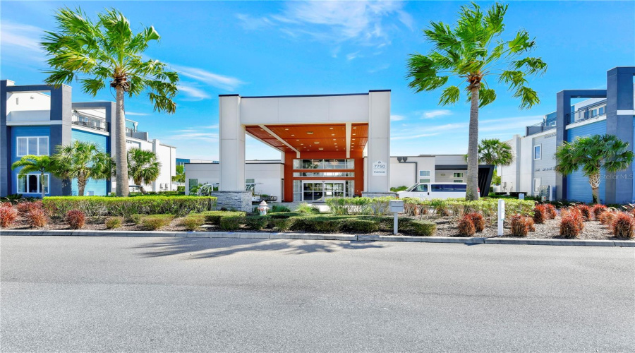 Clubhouse: Resort-style clubhouse