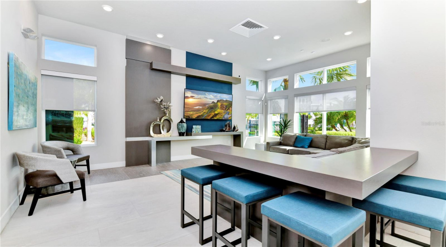 Clubhouse: Resort-style clubhouse