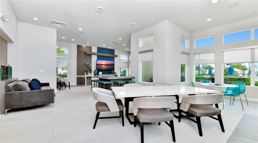 Clubhouse: Resort-style clubhouse