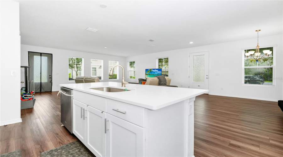 DAVENPORT, Florida 33896, 3 Bedrooms Bedrooms, ,2 BathroomsBathrooms,Residential,For Sale,BENOI,MFRO6317537