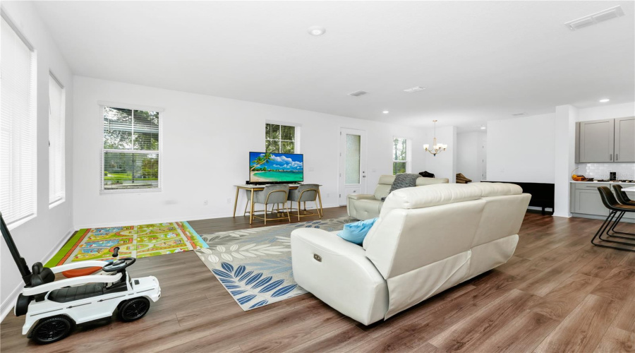 DAVENPORT, Florida 33896, 3 Bedrooms Bedrooms, ,2 BathroomsBathrooms,Residential,For Sale,BENOI,MFRO6317537