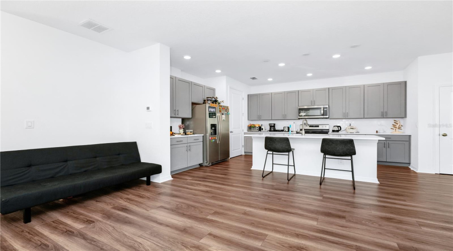 DAVENPORT, Florida 33896, 3 Bedrooms Bedrooms, ,2 BathroomsBathrooms,Residential,For Sale,BENOI,MFRO6317537