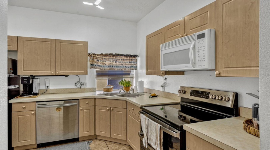 KISSIMMEE, Florida 34747, 4 Bedrooms Bedrooms, ,2 BathroomsBathrooms,Residential,For Sale,FAN PALM,MFRO6317015