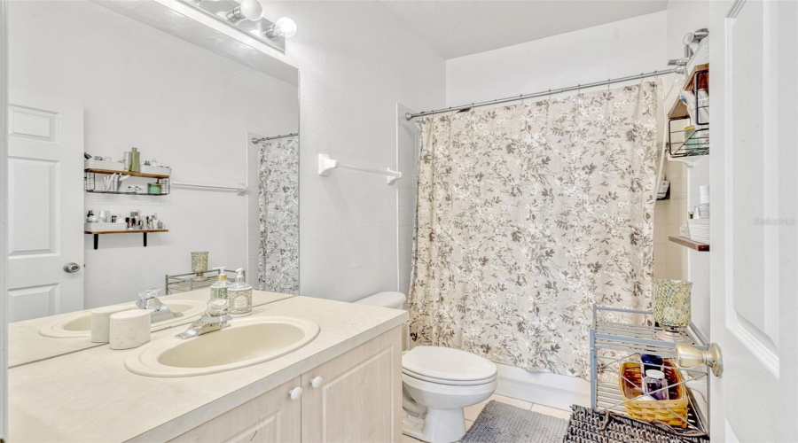 KISSIMMEE, Florida 34747, 4 Bedrooms Bedrooms, ,2 BathroomsBathrooms,Residential,For Sale,FAN PALM,MFRO6317015