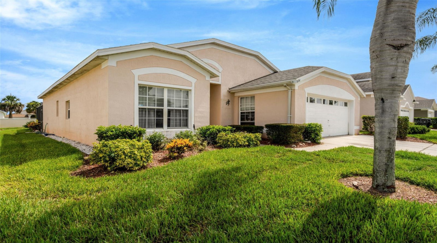 KISSIMMEE, Florida 34747, 4 Bedrooms Bedrooms, ,2 BathroomsBathrooms,Residential,For Sale,FAN PALM,MFRO6317015