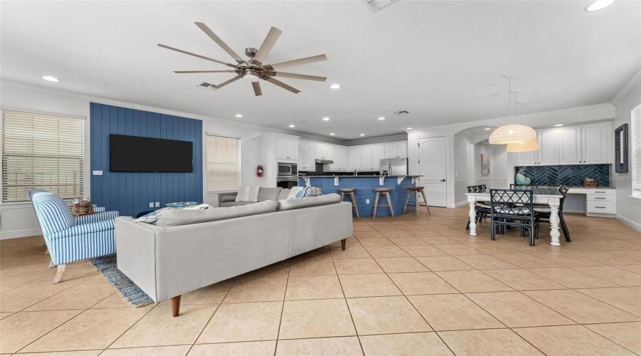 REUNION, Florida 34747, 5 Bedrooms Bedrooms, ,4 BathroomsBathrooms,Residential,For Sale,CASTLE PINES,0,MFRO6317053