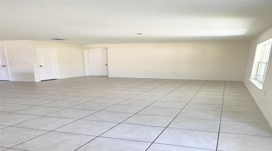 DAVENPORT, Florida 33896, 4 Bedrooms Bedrooms, ,2 BathroomsBathrooms,Residential,For Sale,VENICE,MFRO6317184