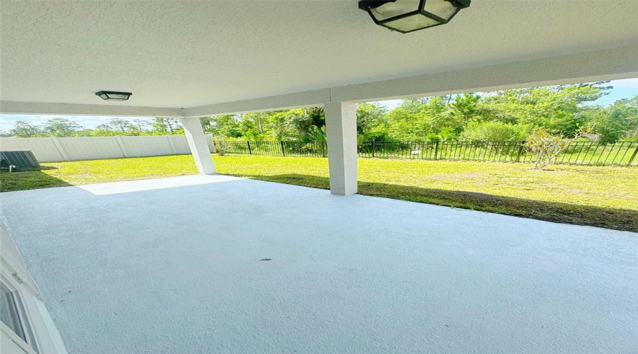 DAVENPORT, Florida 33896, 4 Bedrooms Bedrooms, ,2 BathroomsBathrooms,Residential,For Sale,VENICE,MFRO6317184