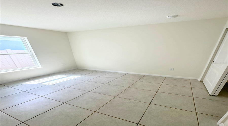 DAVENPORT, Florida 33896, 4 Bedrooms Bedrooms, ,2 BathroomsBathrooms,Residential,For Sale,VENICE,MFRO6317184